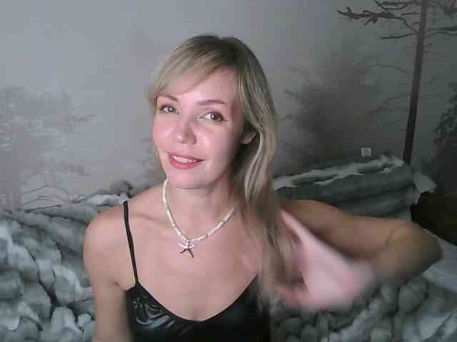 Red_Rose_98 webcam