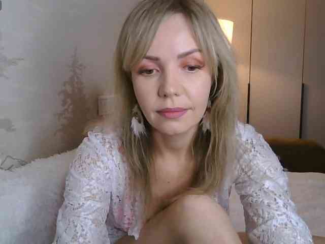 Red_Rose_98 webcam