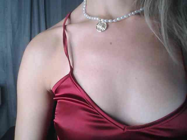 Red_Rose_98 webcam