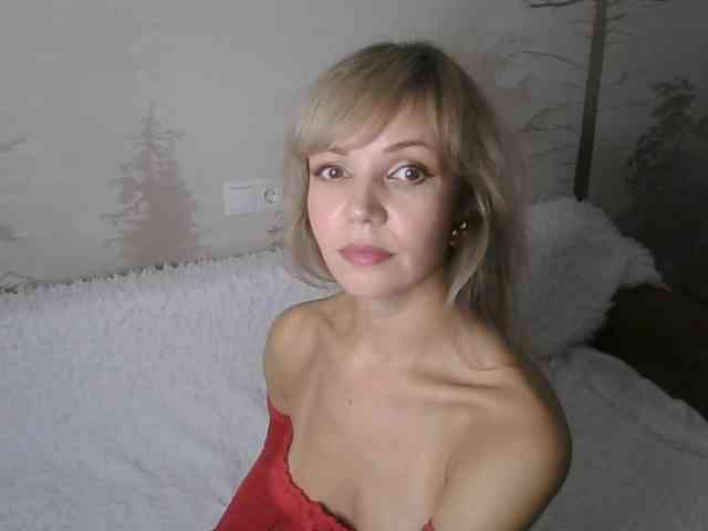 Red_Rose_98 webcam