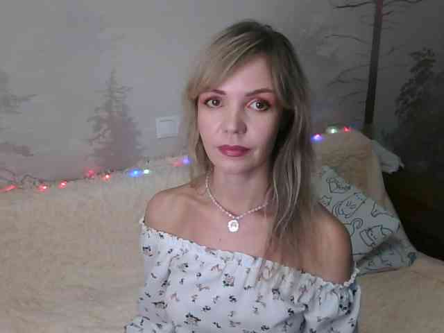 Red_Rose_98 webcam