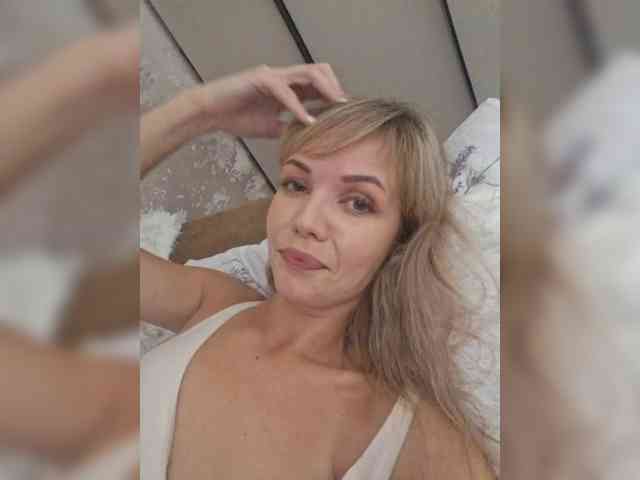 Red_Rose_98 webcam