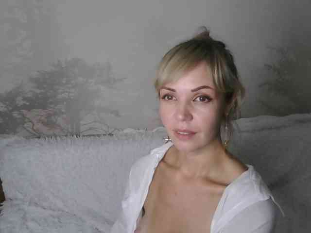 Red_Rose_98 webcam
