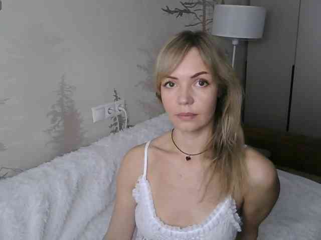 Red_Rose_98 webcam