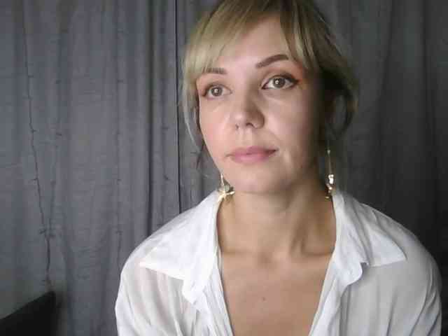 Red_Rose_98 webcam
