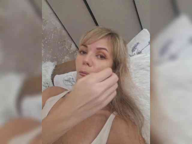 Red_Rose_98 webcam
