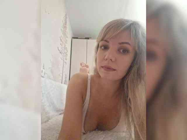 Red_Rose_98 webcam