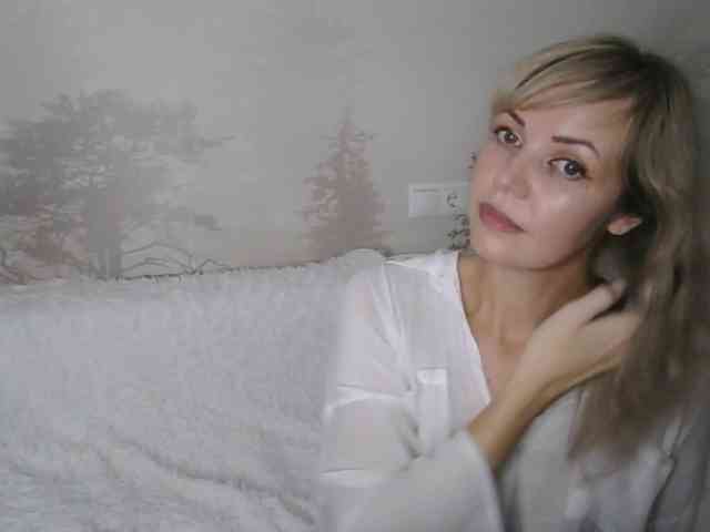 Red_Rose_98 webcam