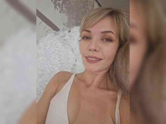 Red_Rose_98 webcam