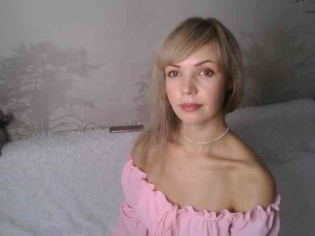 Red_Rose_98 webcam