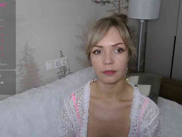 Red_Rose_98 webcam