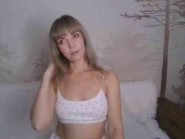 Red_Rose_98 webcam