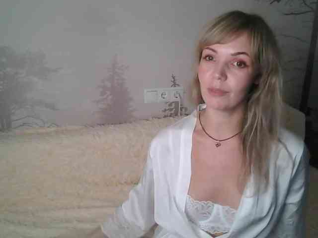 Red_Rose_98 webcam