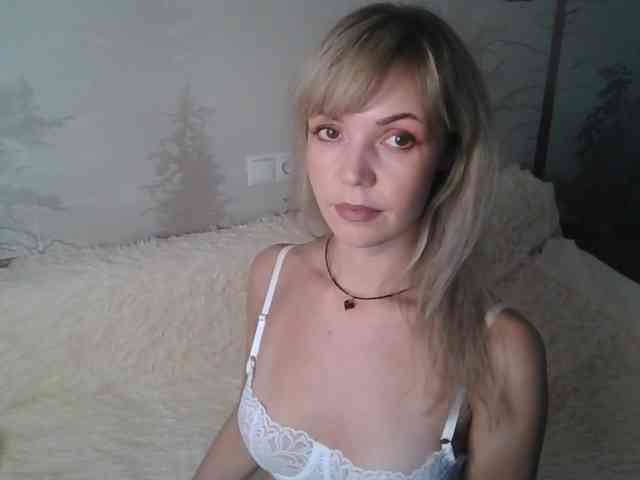 Red_Rose_98 webcam