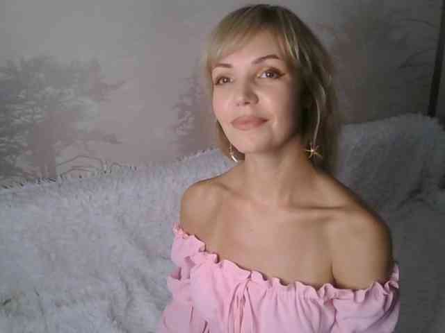 Red_Rose_98 webcam