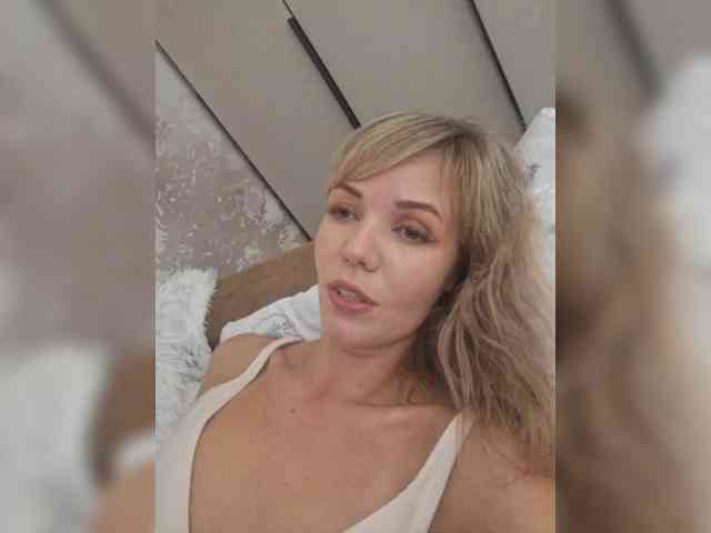 Red_Rose_98 webcam