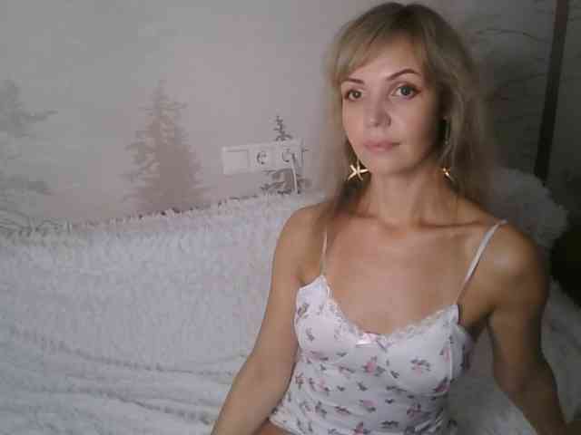 Red_Rose_98 webcam