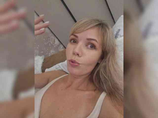 Red_Rose_98 webcam