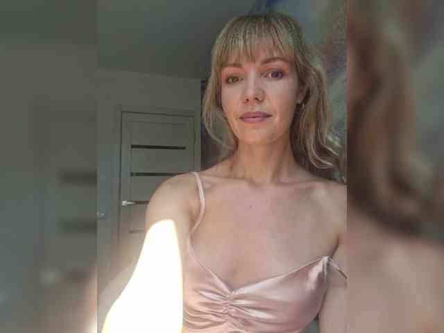 Red_Rose_98 webcam