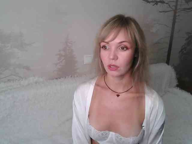 Red_Rose_98 webcam