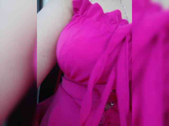 EmmiHot Live Webcam on BongaCams