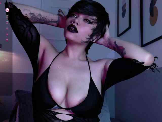 naturaltiits webcam