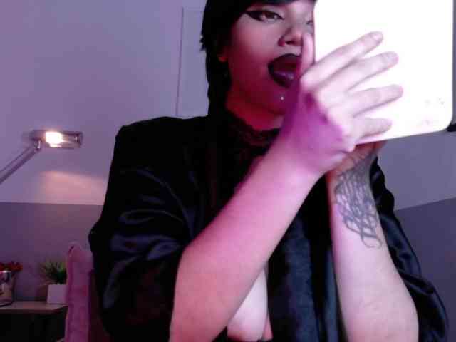 naturaltiits webcam
