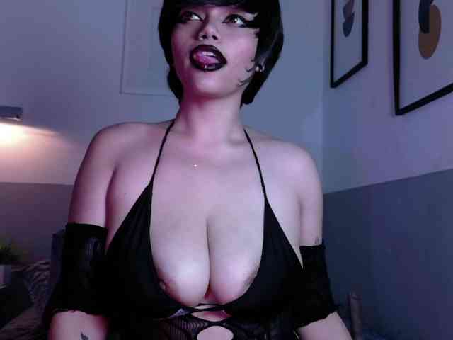 naturaltiits webcam