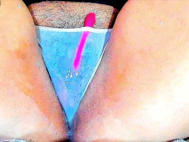 XxXbrunettesquirtxXx's BongaCams show and profile