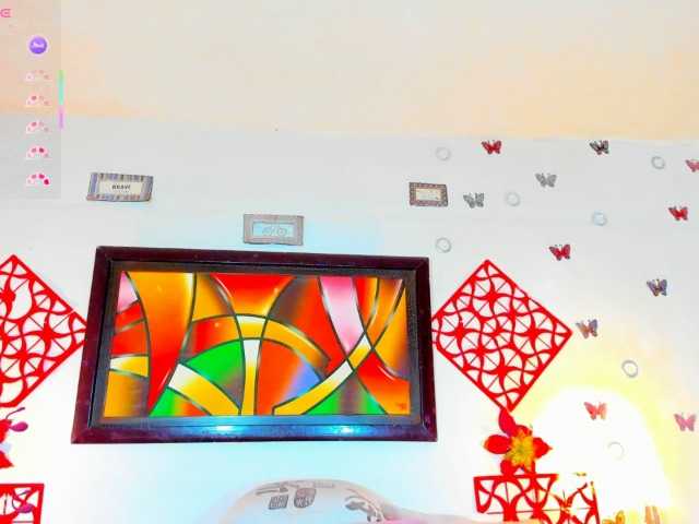 XxXbrunettesquirtxXx's BongaCams show and profile