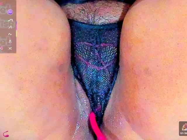 XxXbrunettesquirtxXx webcam