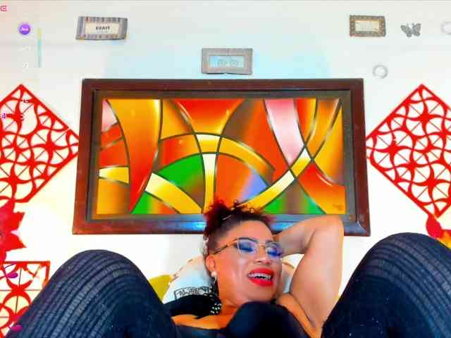 XxXbrunettesquirtxXx webcam