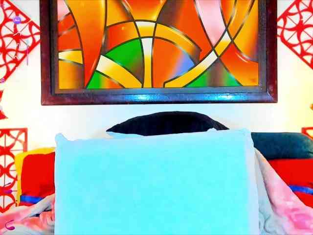 XxXbrunettesquirtxXx webcam