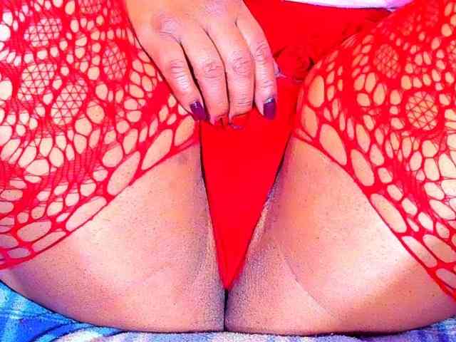 XxXbrunettesquirtxXx webcam