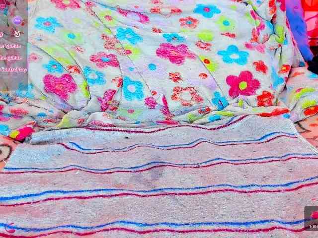 XxXbrunettesquirtxXx webcam