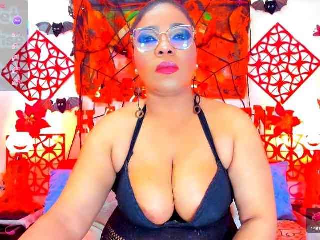 XxXbrunettesquirtxXx webcam