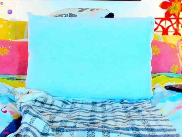 XxXbrunettesquirtxXx webcam