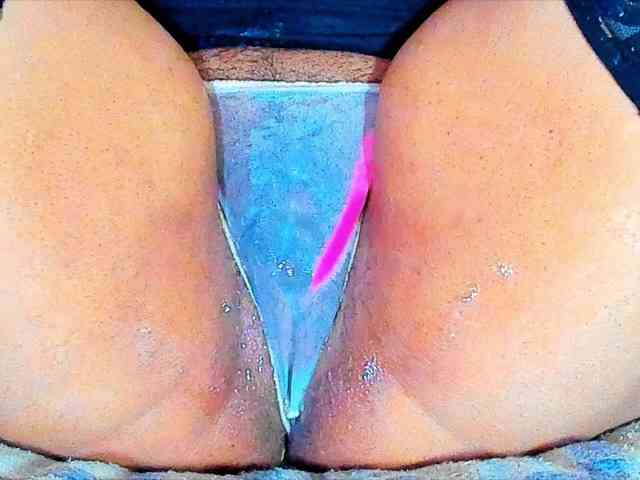 XxXbrunettesquirtxXx webcam