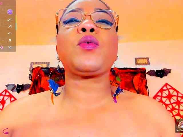 XxXbrunettesquirtxXx webcam