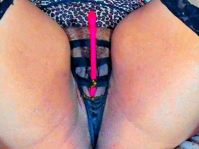 XxXbrunettesquirtxXx webcam