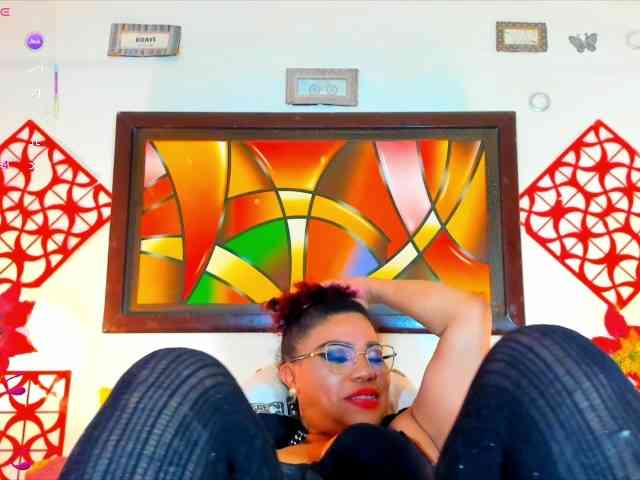 XxXbrunettesquirtxXx webcam