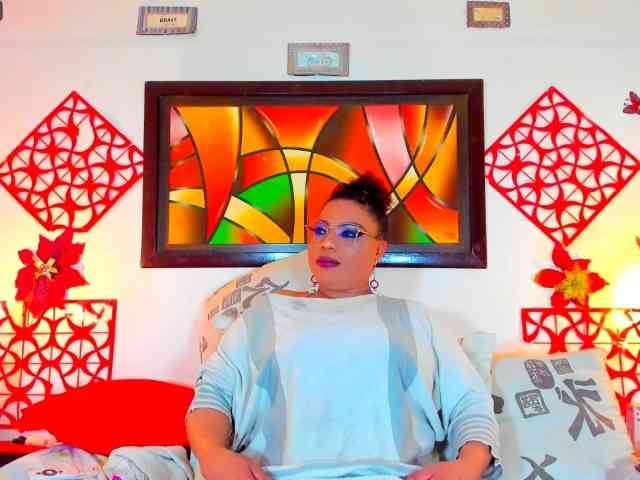 XxXbrunettesquirtxXx webcam