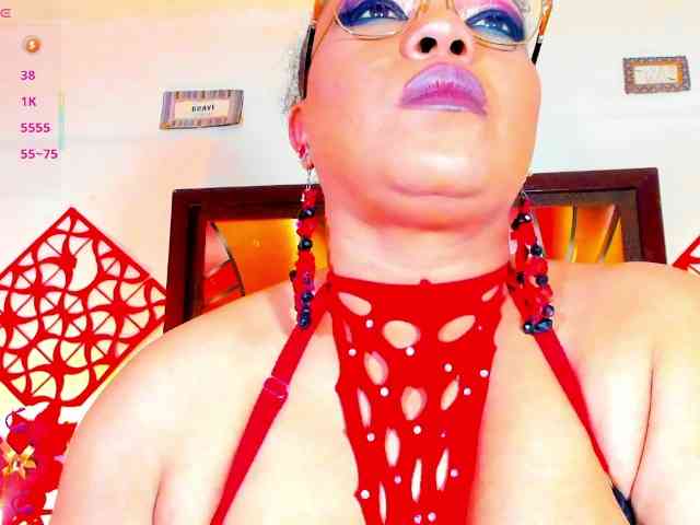 XxXbrunettesquirtxXx webcam