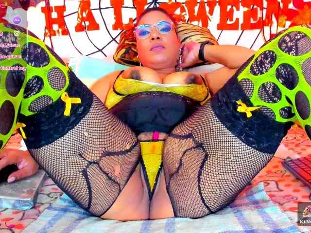 XxXbrunettesquirtxXx webcam