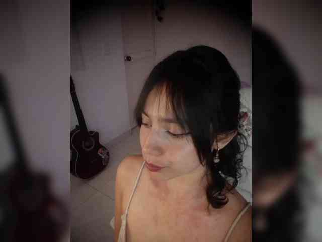 AriannaRouse webcam