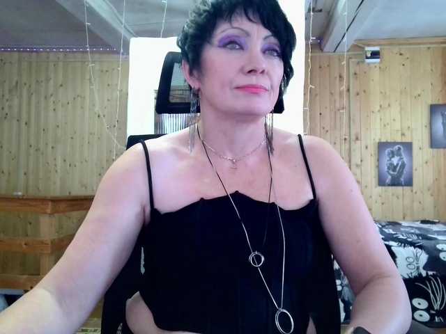 Alexa81c's BongaCams show and profile