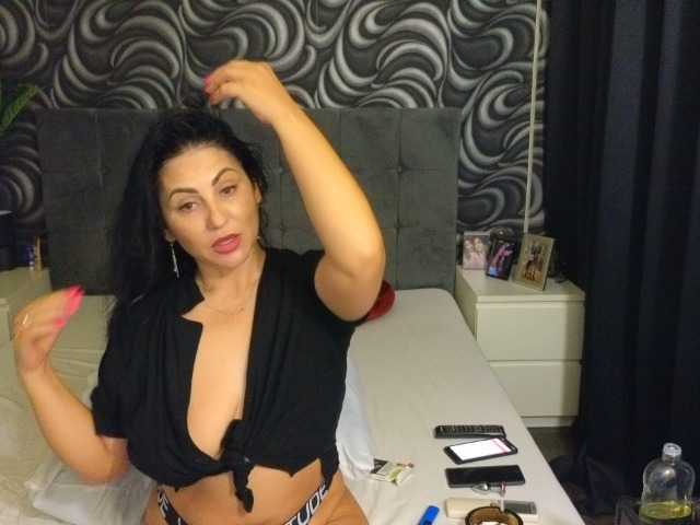 Sex chat gratuit in direct cu Yourhotmilf pe BongaCams