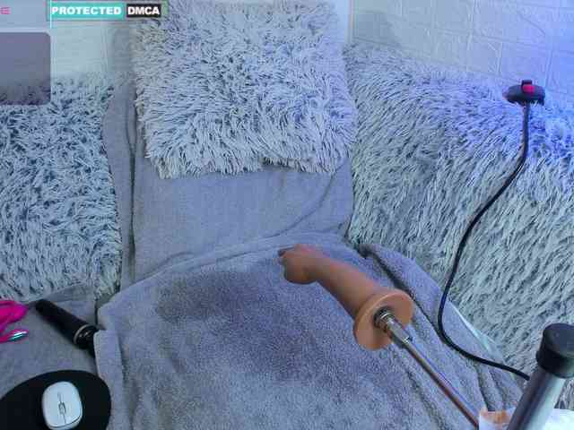 Lara-Croft_Cristan webcam