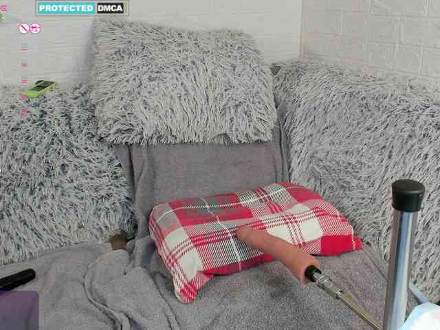 Lara-Croft_Cristan webcam