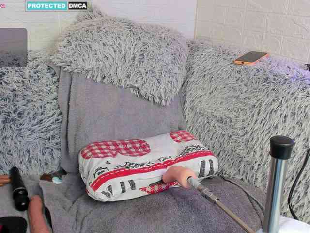 Lara-Croft_Cristan webcam